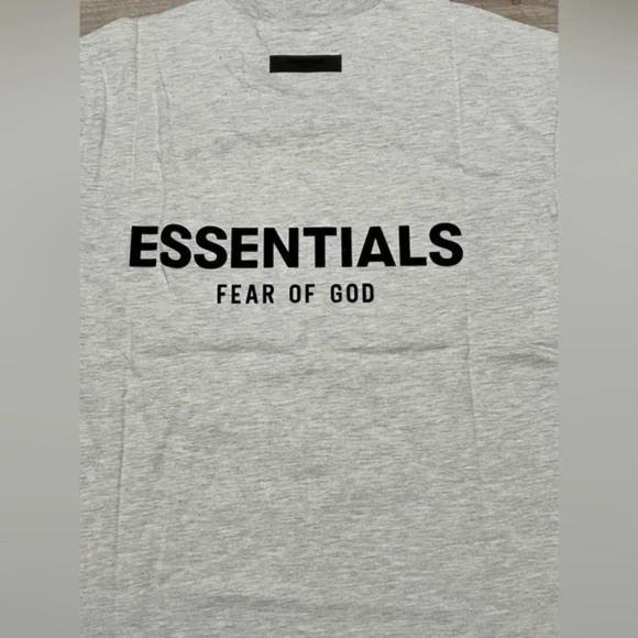 New Essentials Fear of God light oatmeal light gray short sleeve Men XL - Picture 4 of 6